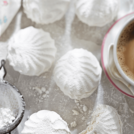 Meringa con Panna - EAST AND WEST