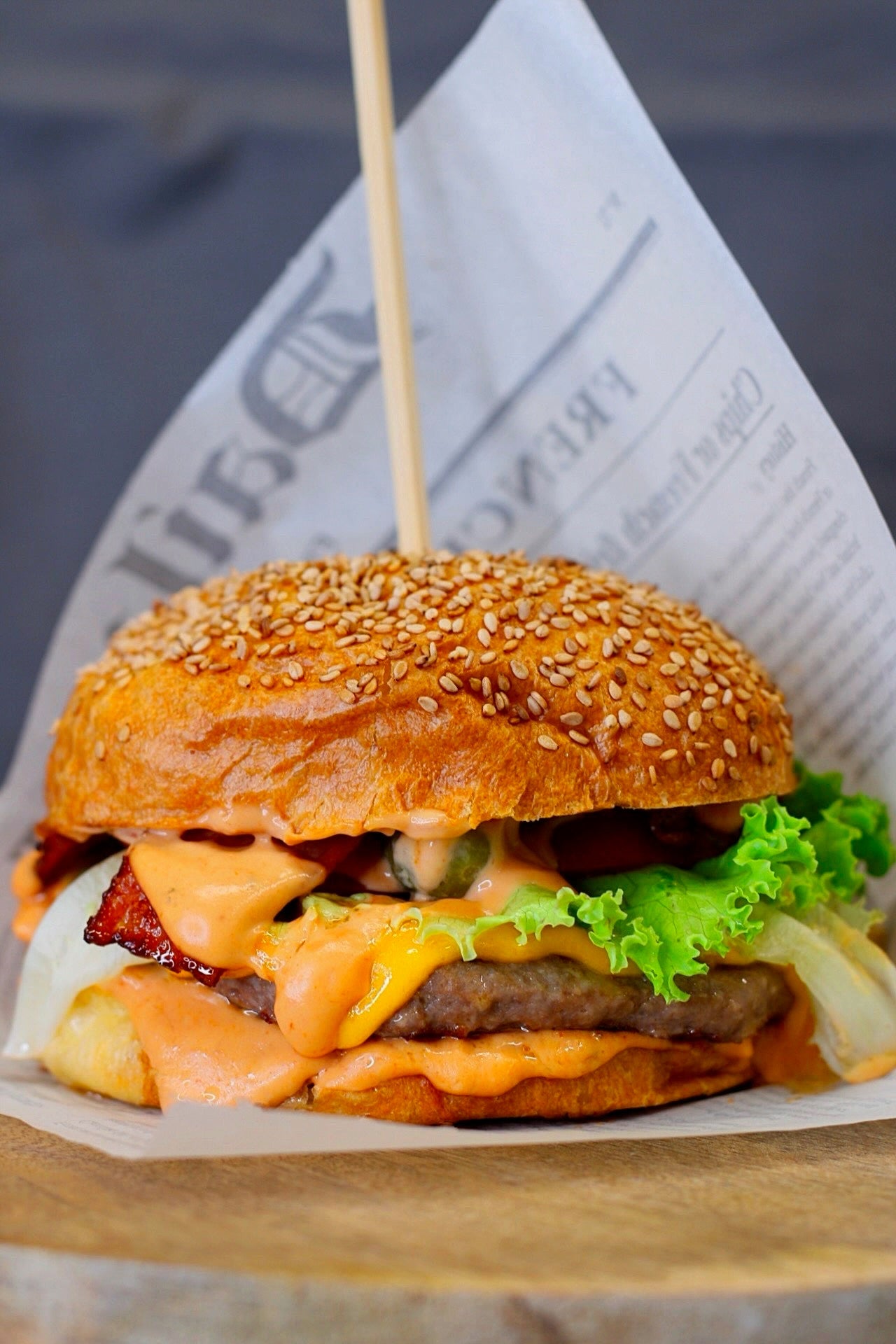 EASTWEST Classic Burger - EAST AND WEST