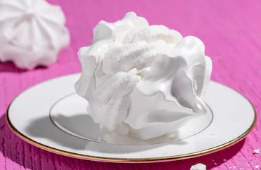 Meringa con Panna - EAST AND WEST